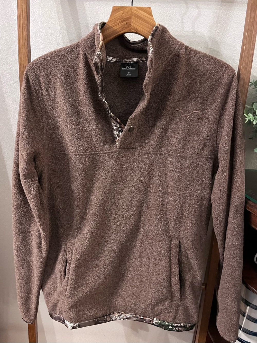 Realtree Men's Brown Zip-Up Fleece Pullover Sweater